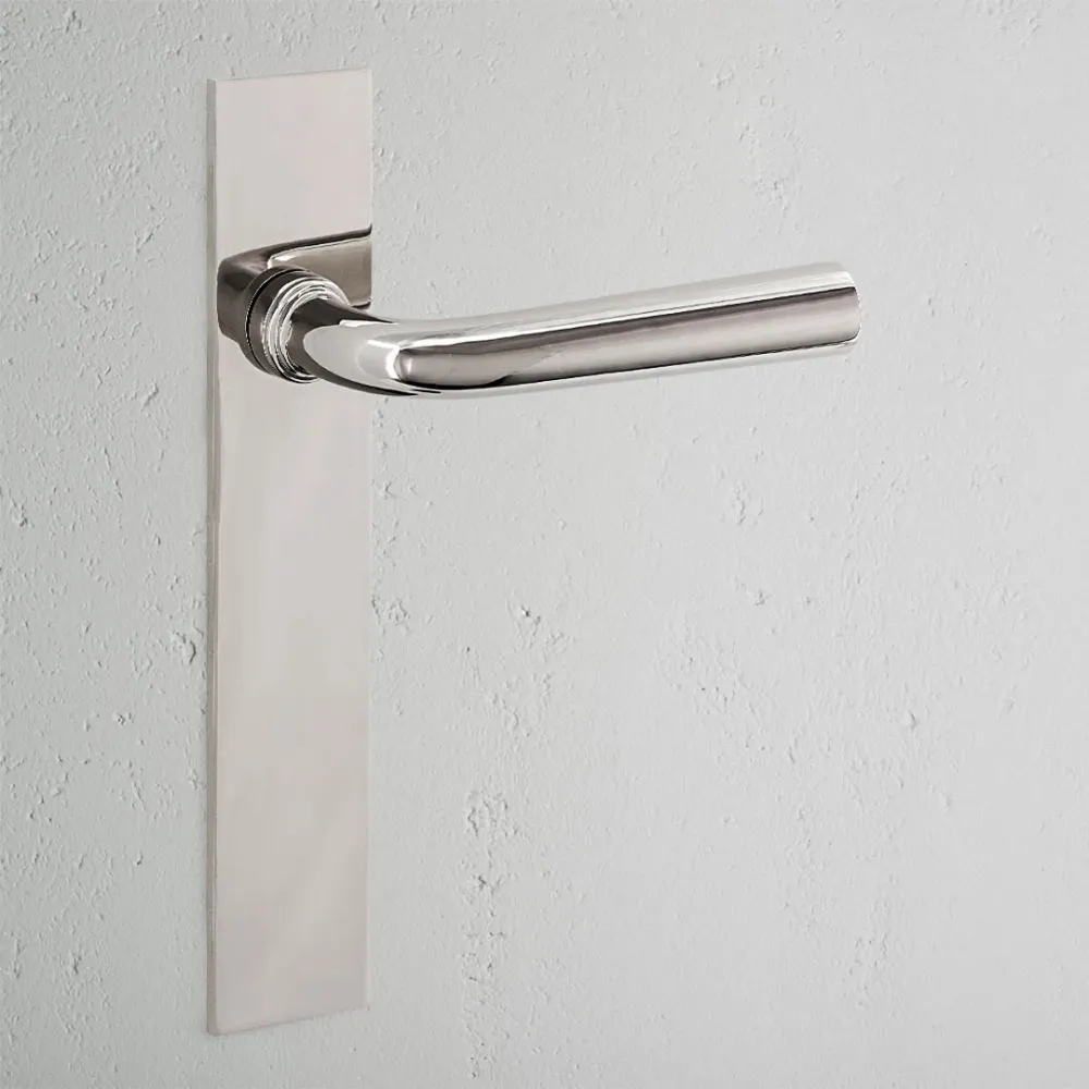 Manilla para puertas Apsley con placa larga (fija) - Níquel pulido