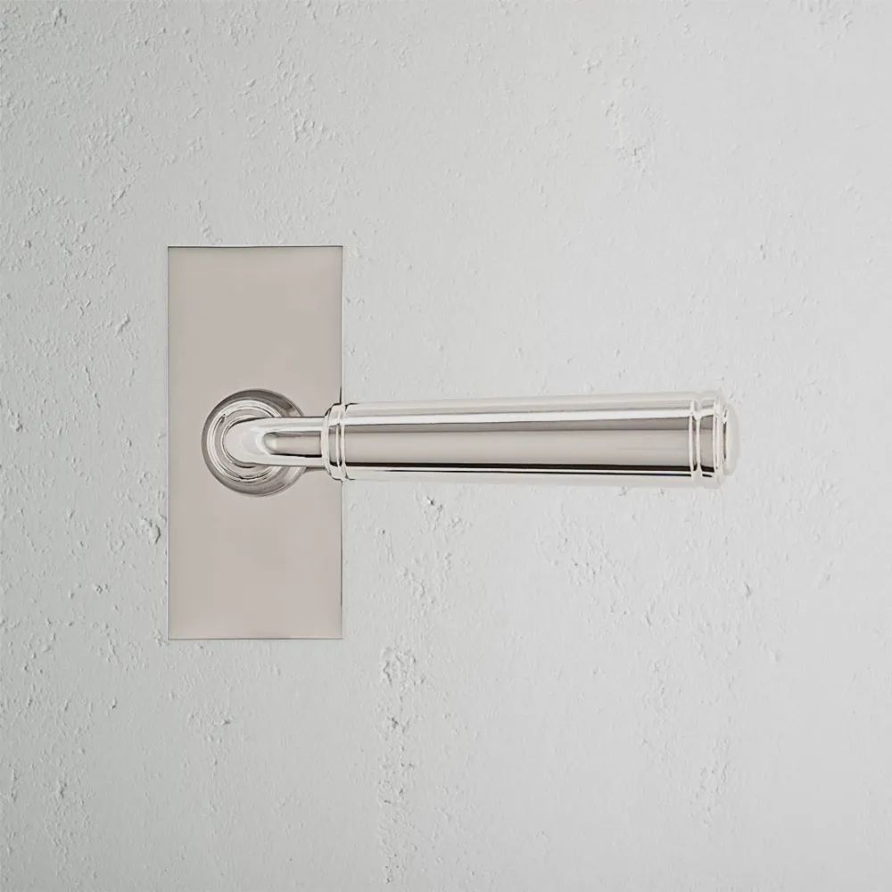 Manilla para puertas Digby con placa corta (sin muelle) - Níquel pulido