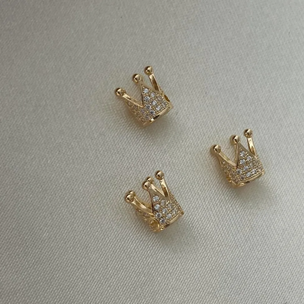 Herraje Corona 1.25gr Oro Amarillo Circones Blancos Medellin