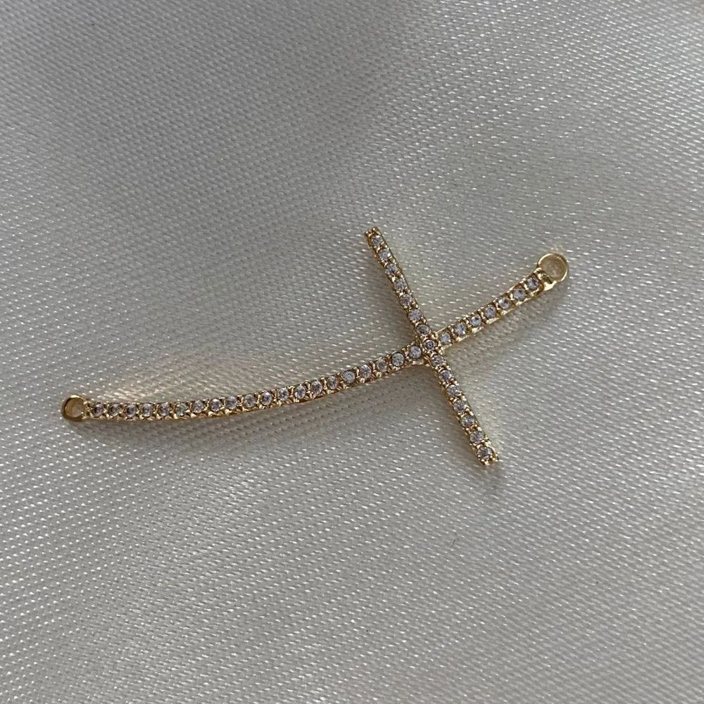 Herraje Cruz 1.05gr Circones Blancos Oro Amarillo Oro Nacional