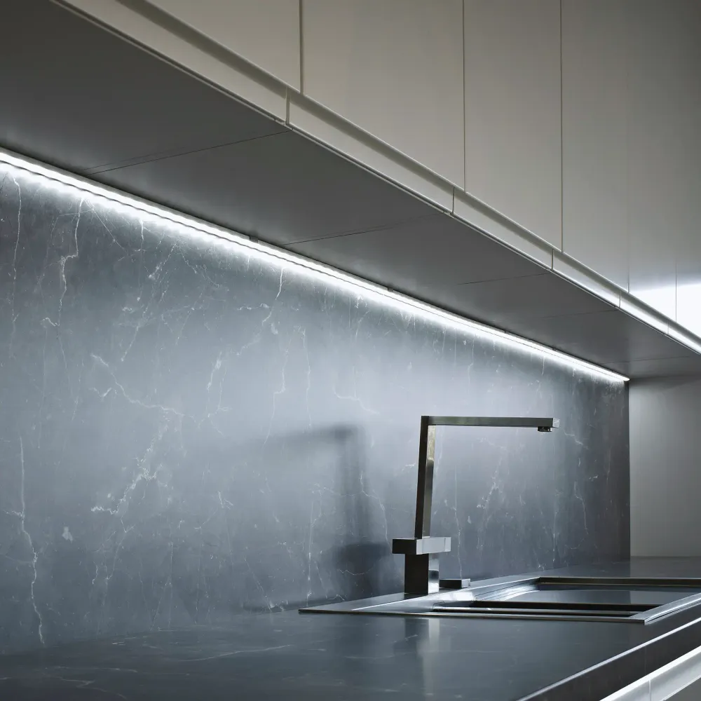 Superficie Versa Sensio Lighting