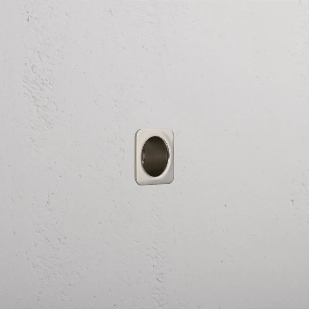 Tirador embutido de bordes para puertas Regent - Níquel pulido