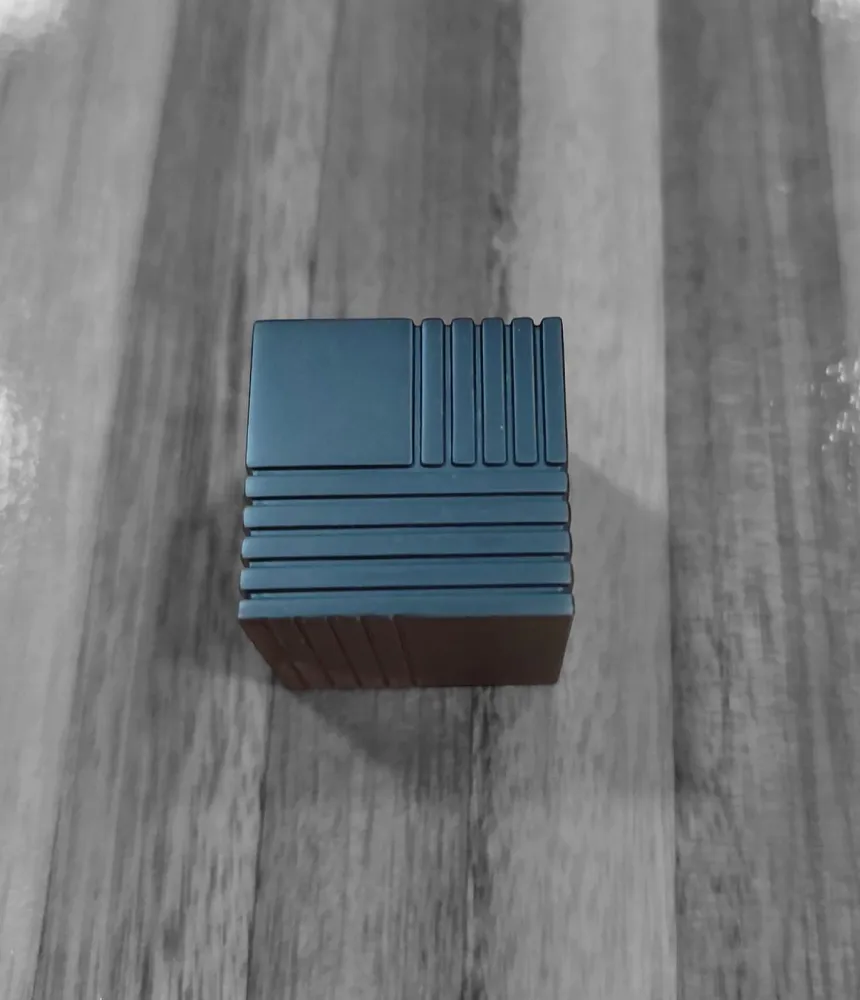 Tirador Prisma Cuadrado 26mm Color Gris