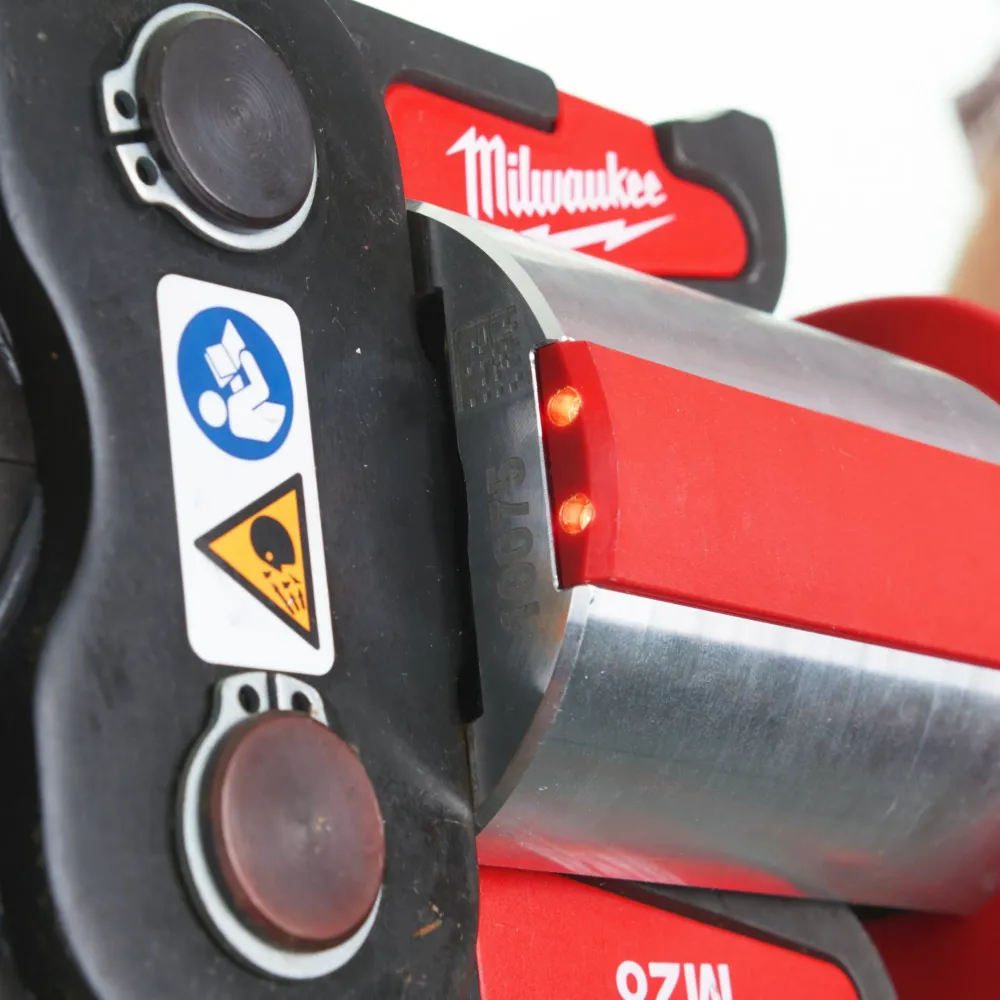 Prensa Milwaukee M18 BLHPT-202C de 18 V y 2 Ah